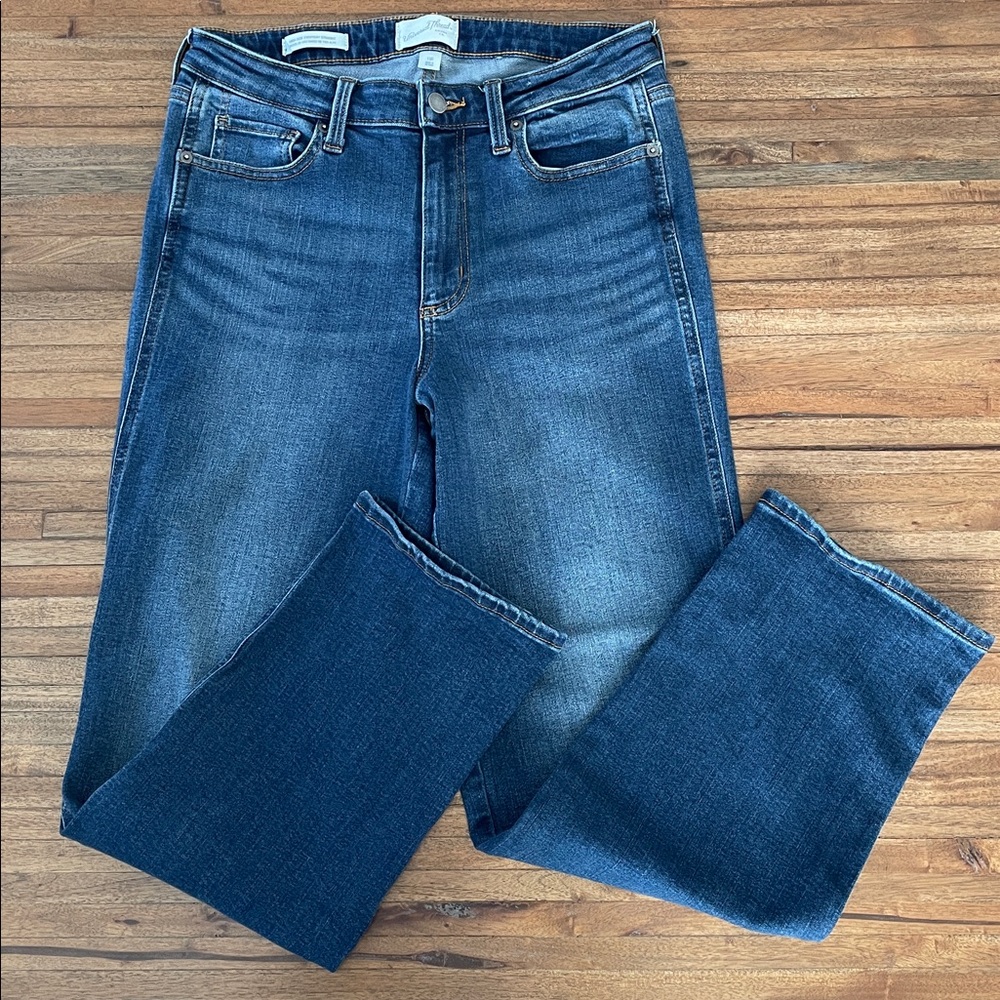 🩷Sale🩷Women’s High-Rise Dark Wash Straight Jeans - Like new - Size 10 - Picture 2 of 6